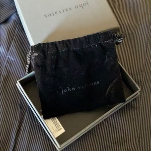 Silver dagger necklace